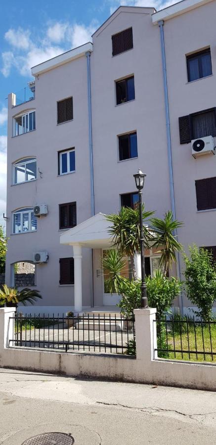 Small Oasis Apartment تيفات المظهر الخارجي الصورة