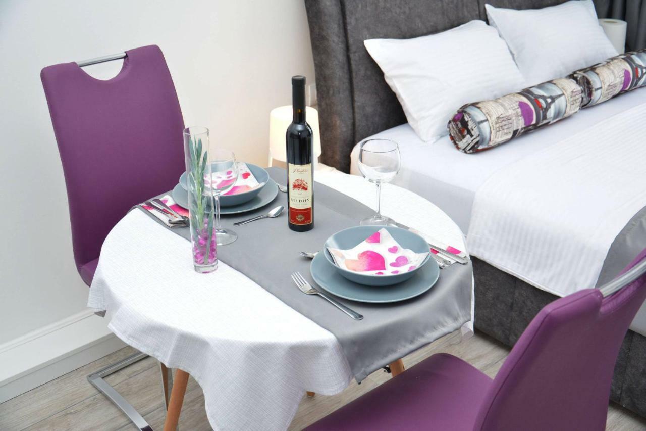Small Oasis Apartment تيفات المظهر الخارجي الصورة